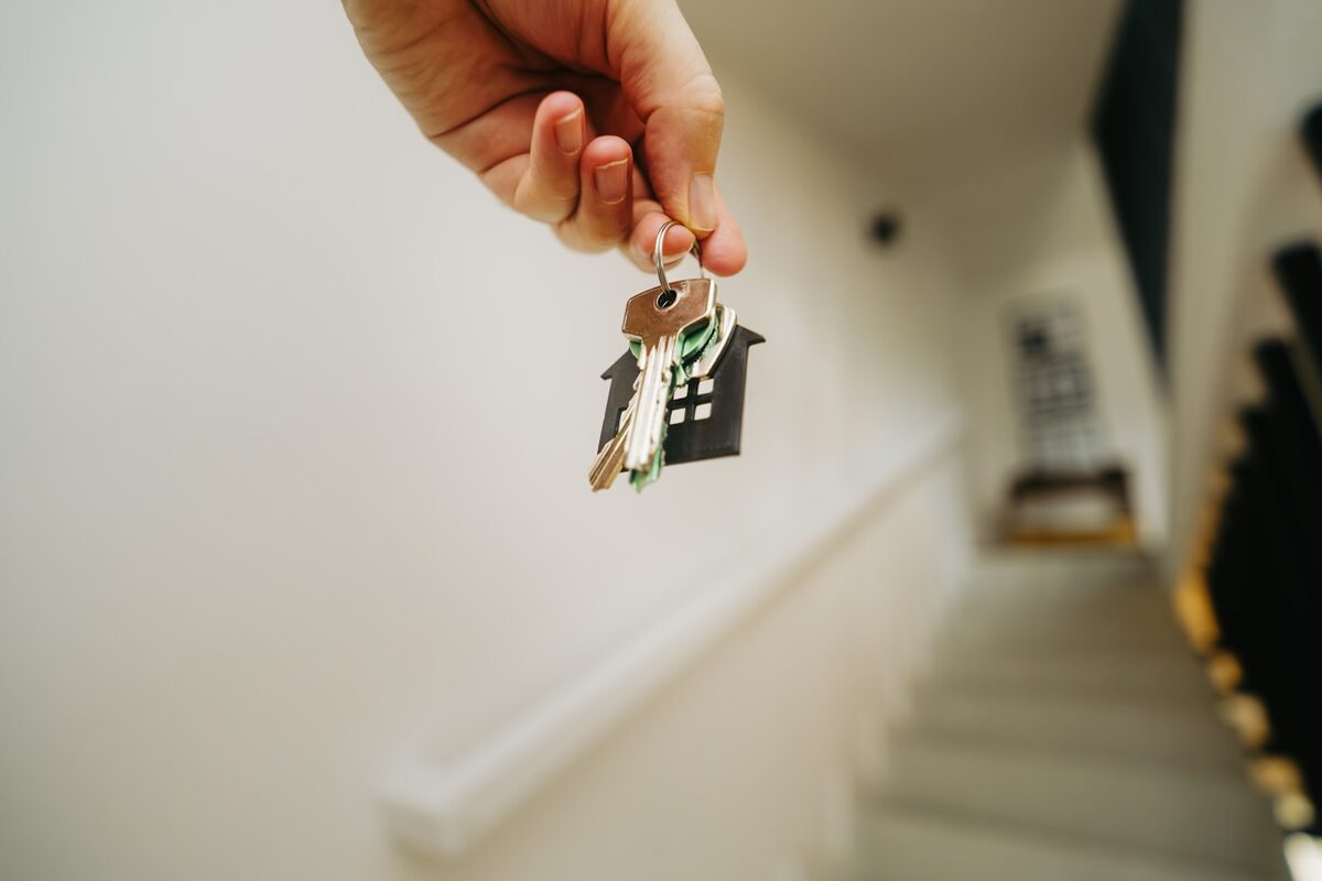 Übergabe von Immobilienschlüsseln